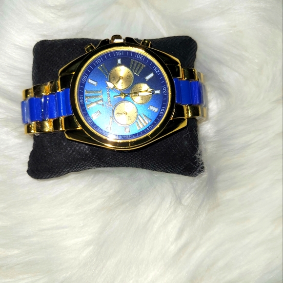 Men's Watch - Picture 3 of 3